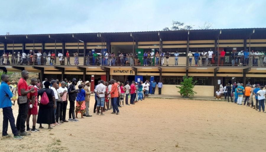 Gabon : Coupure d’Internet et instauration d’un couvre-feu après une élection marquée par des irrégularités