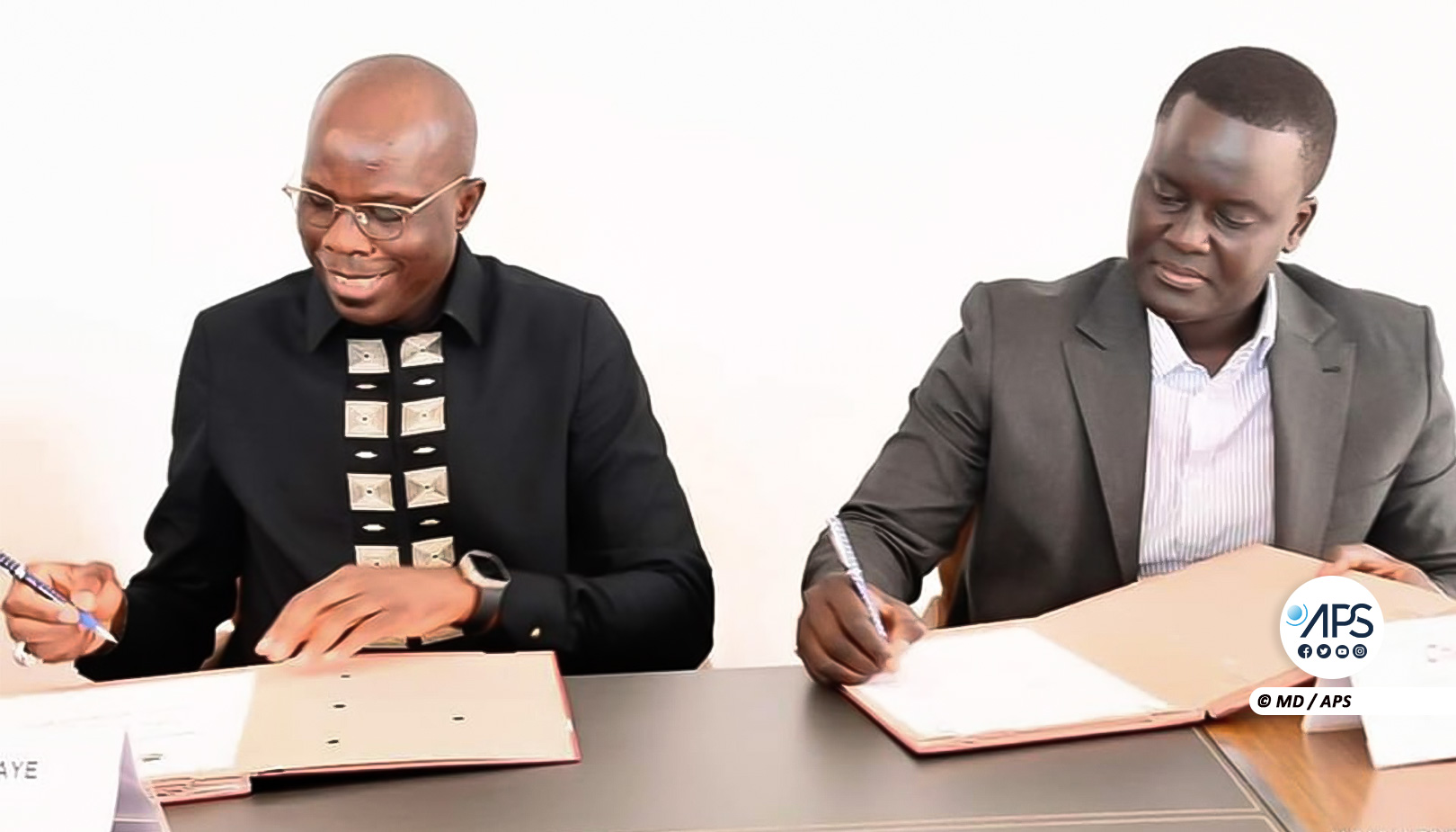 Photo : Signature d’un accord de modernisation du secteur public entre la Direction des Bourses et SENUM SA