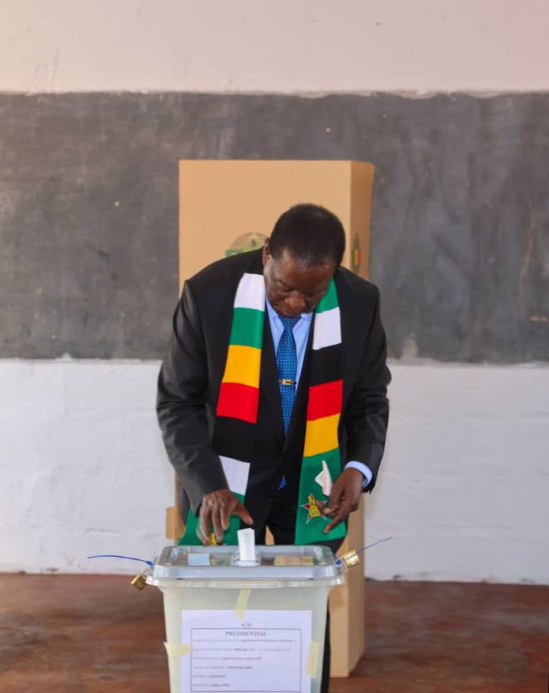 Zimbabwe : Emmerson Mnangagwa remporte un second mandat, l’opposition conteste