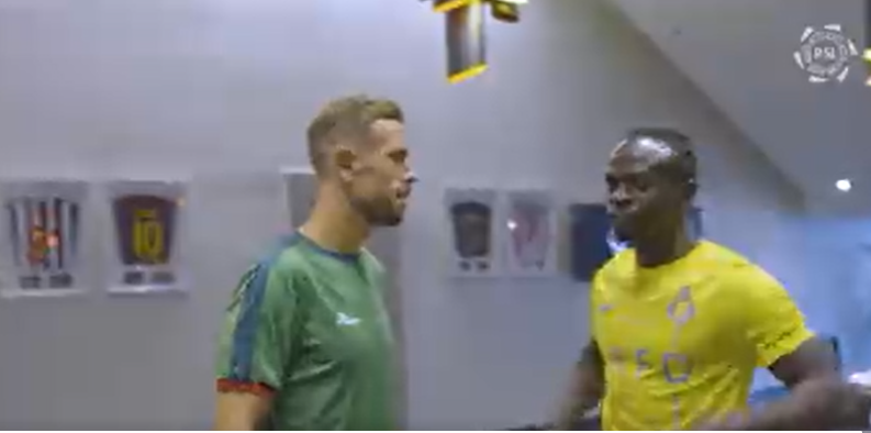 (Vidéo) Sadio Mané retrouve son ancien coéquipier Jordan Henderson en Arabie Saoudite, regardez les réactions