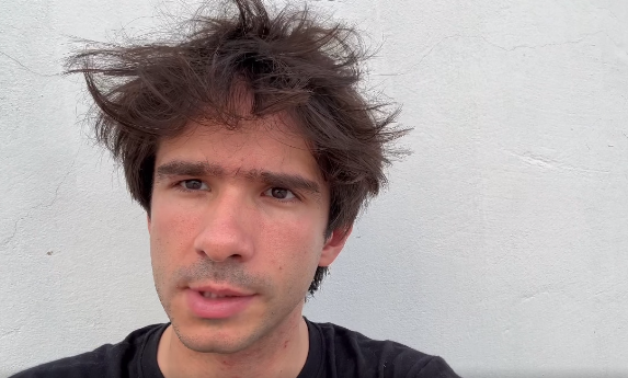 Jeune tué à Pikine : « Nous avons tous les éléments », dit Juan Branco à Dakar (vidéo)