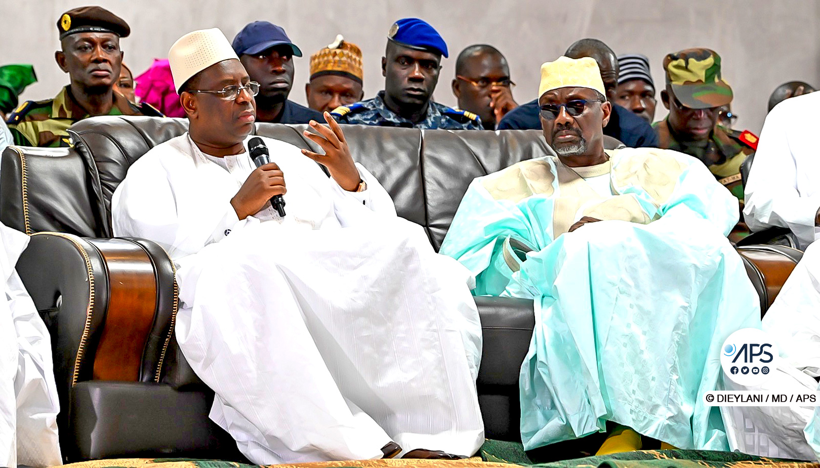 (2) Photos : Hommage de la famille d’El Hadji Malick Sy à Macky Sall à l’occasion de sa dernière participation au Mawlid