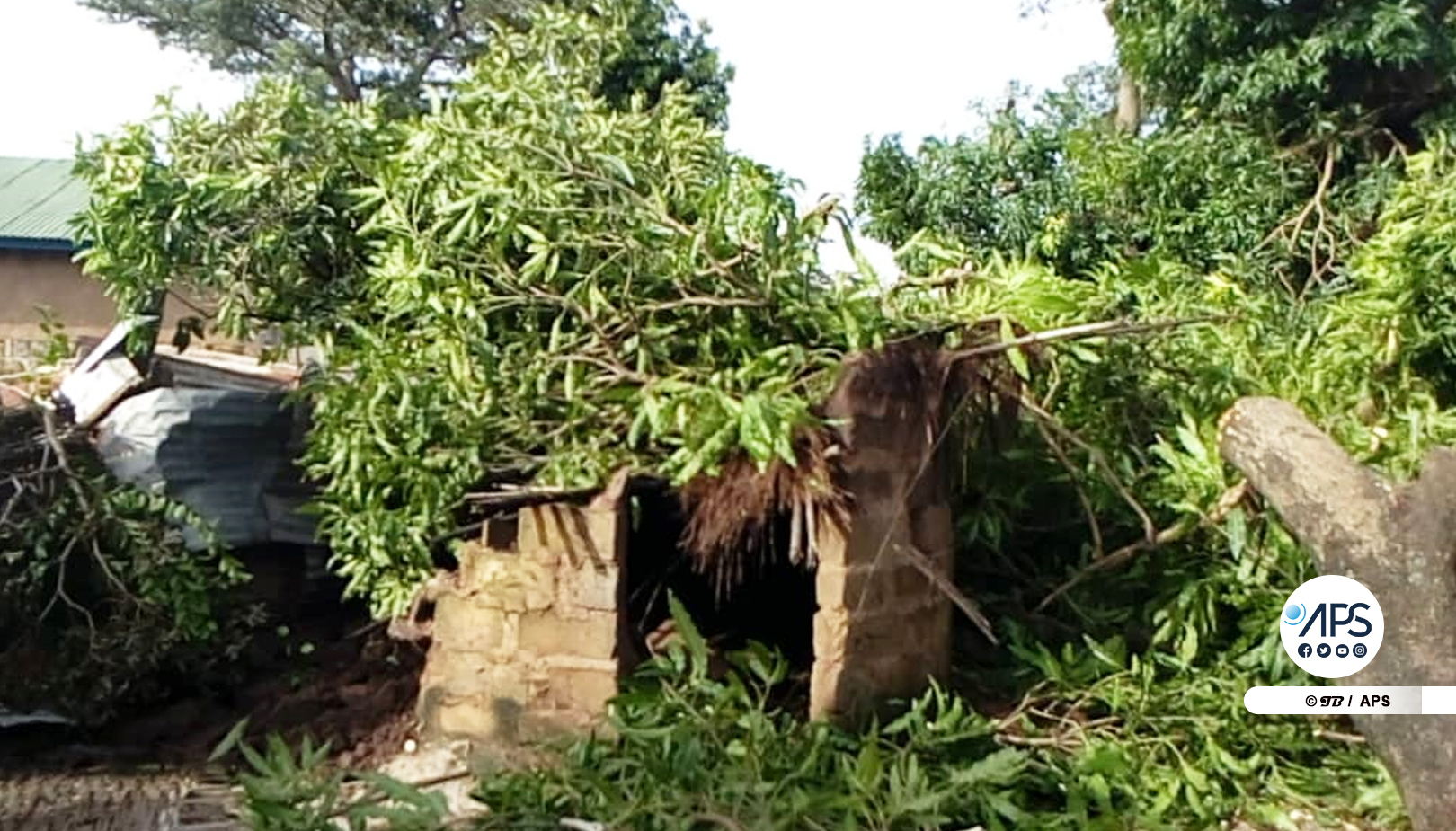 (2) Photos - Sédhiou: Une cinquantaine de maisons endommagées par une forte pluie et des vents