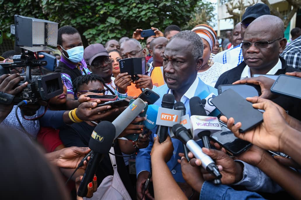Côte d’Ivoire : Adama Bictogo, candidat du Rhdp, vote à Yopougon et appelle à la renaissance de la communauté