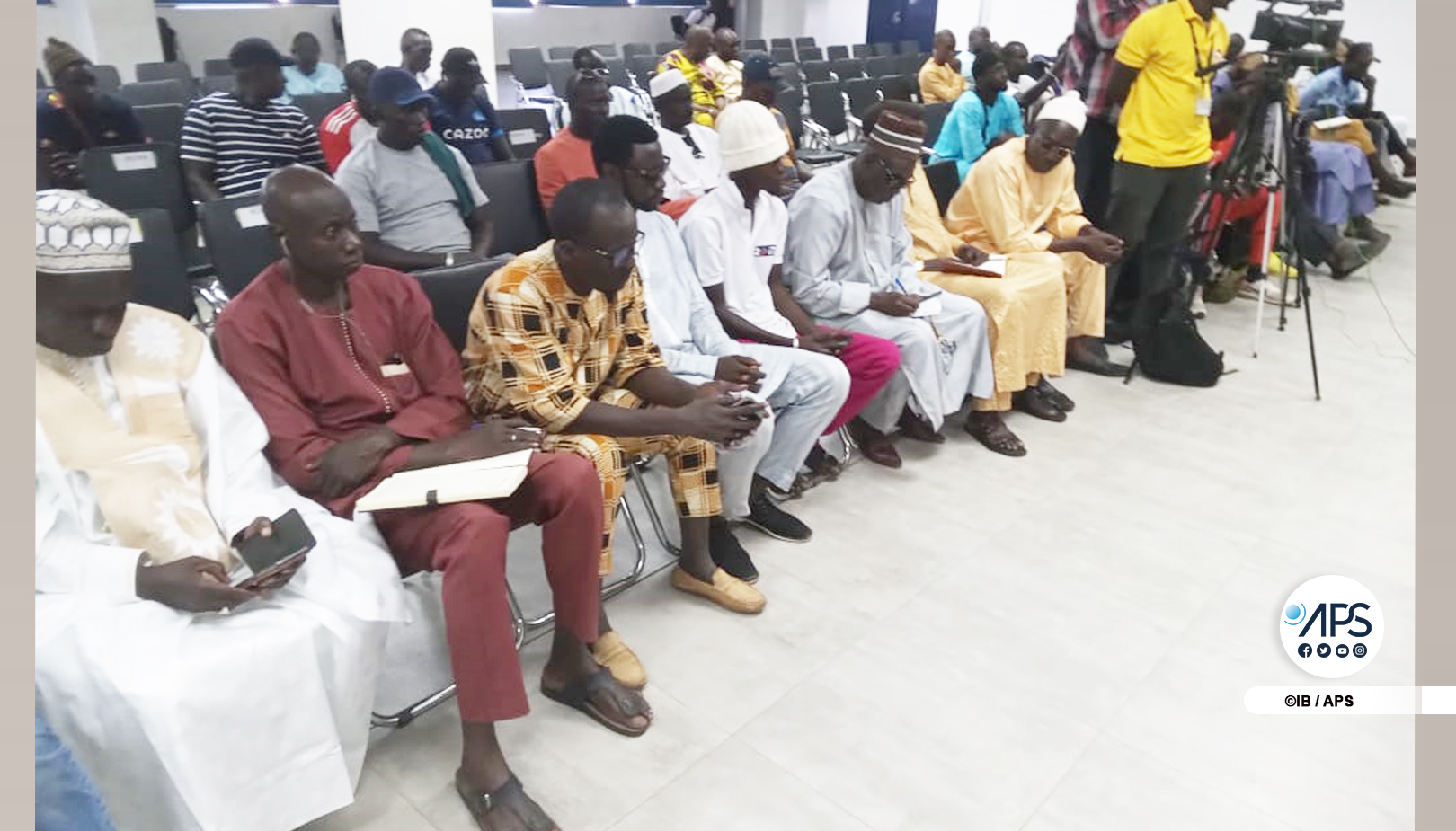 Photo: Invité à Pikine, Mamadou Diop appelle les lutteurs à l