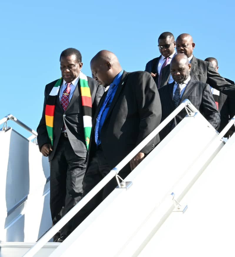 Zimbabwe : Le président Mnangagwa restreint les voyages à l’étranger des hauts fonctionnaires