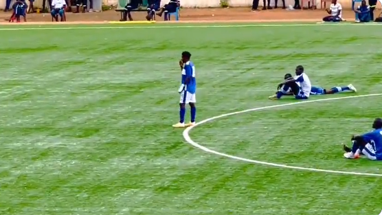 Pénalty insolite : Ce joueur sénégalais se place au milieu du terrain pour tirer (vidéo)