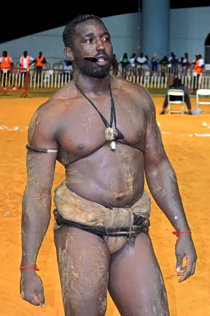 Boy Faye triomphe à l’arène Adrien Senghor et empoche un demi-million