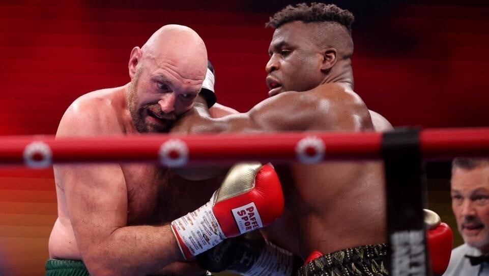 Photo: Francis Ngannou défie Tyson Fury malgré sa défaite en boxe