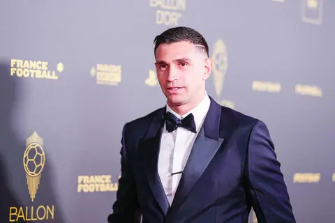 Ballon d’Or : Emiliano Martinez remporte le Trophée Yachine 2023