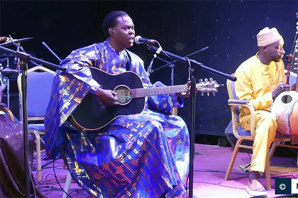 Le chanteur Baba Maal célèbre 40 ans de liens forts avec la Mauritanie