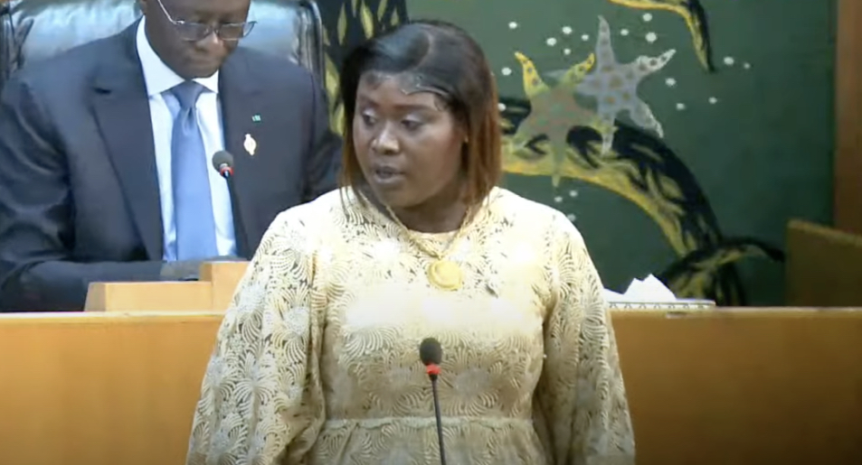 Amy Ndiaye Ngiby se moque des soutiens de Sonko « ils passant de booko laalé à namou naala »