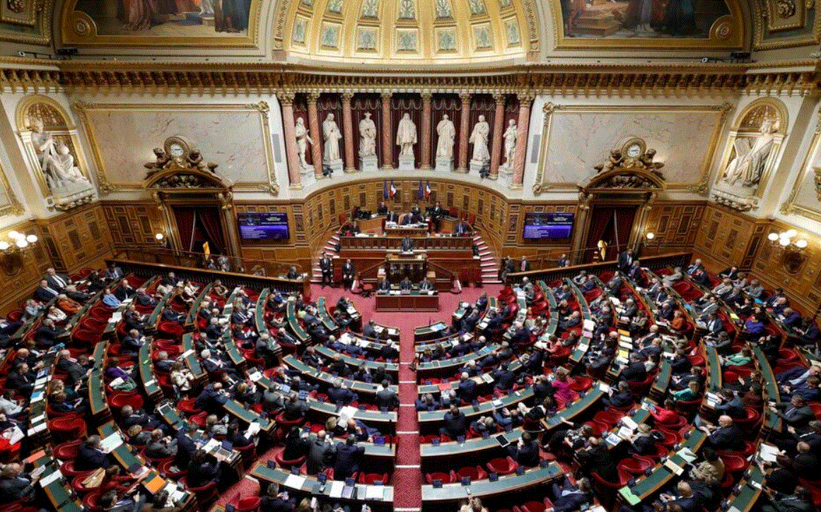 France Le Sénat adopte le projet de loi Immigration et le transmet à