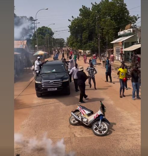 Kolda : Le Cortège De Anta Babacar Ngom Dispersé Et Gazé Par La Police ...