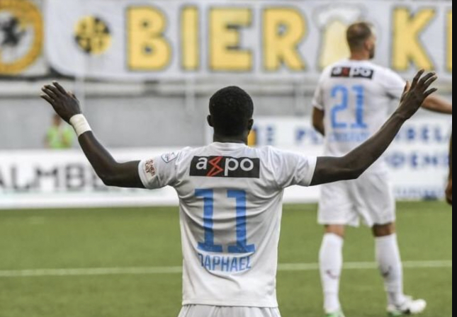 Le monde du football en deuil : L’international ghanéen meurt en plein match (Vidéo)