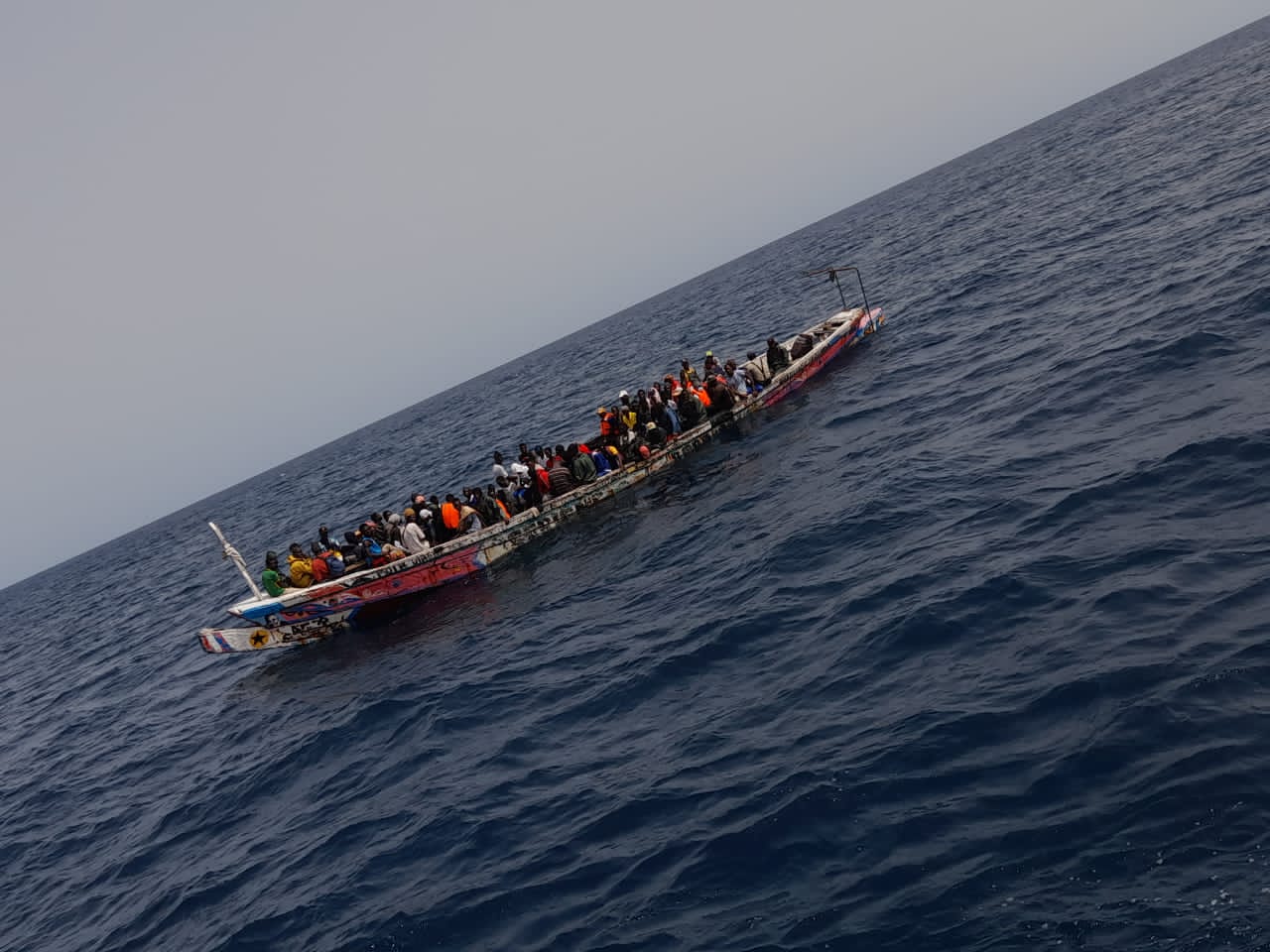 Immigration irrégulière: 325 candidats, dont 19 femmes et 66 mineurs, interpellés par la marine nationale