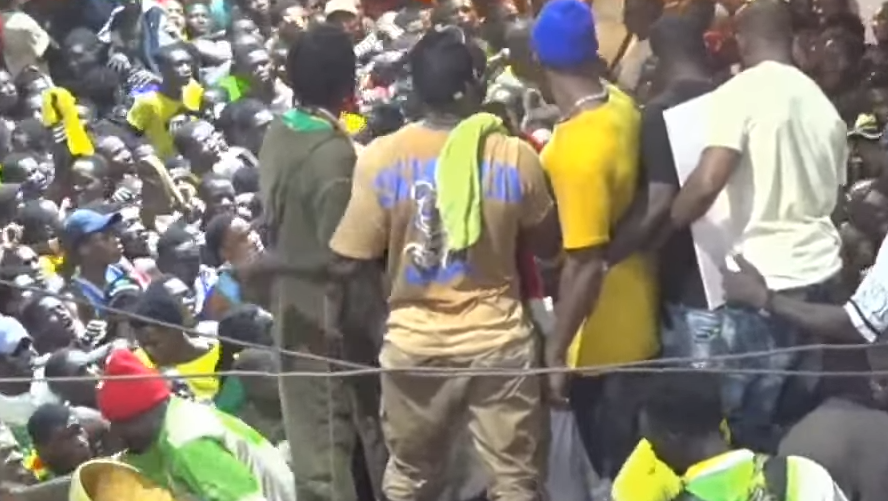 Parcelles : Un monde fou chez Modou Lô après sa victoire sur Ama Baldé (vidéo)