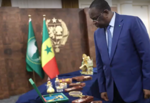 Réception patrimoine de Senghor: Macky décide d’affecter les biens au musée des Civilisations noires et…