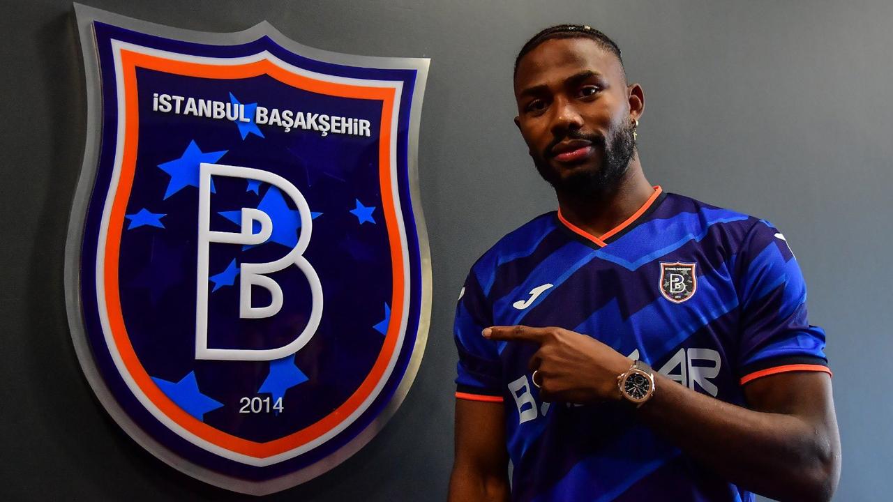 L’avenir d’Emmanuel Dennis en péril après un prêt décevant à Istanbul