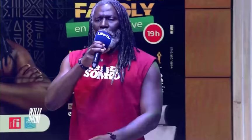 « Libérez Sonko » : L’artiste Tiken Jah Fakoly élève sa voix pour la libération du leader de Pastef (Vidéo)