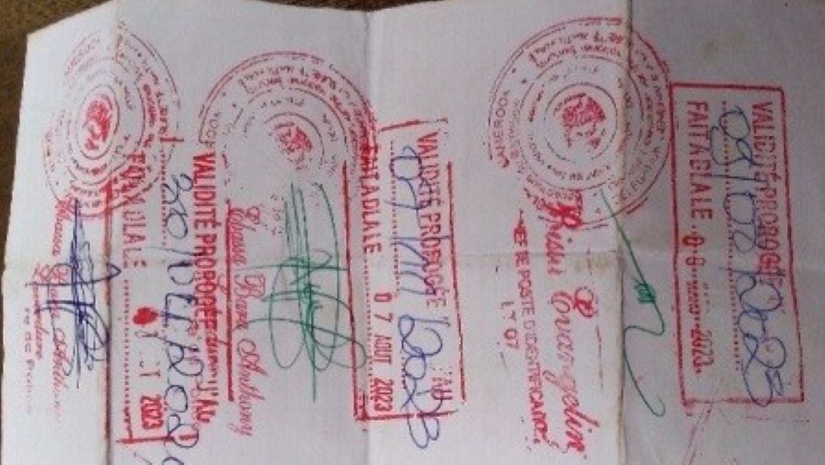 (2) Photos – Cameroun : Crise des cartes d’identité et système en question