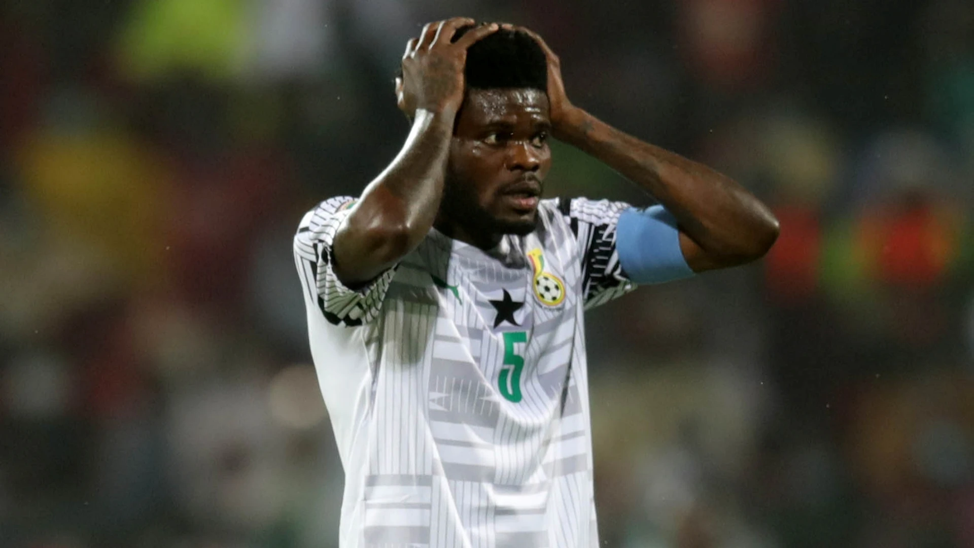 (4) Photos - Eric Maxim Choupo-Moting écarté de la CAN 2023, une décision controversée