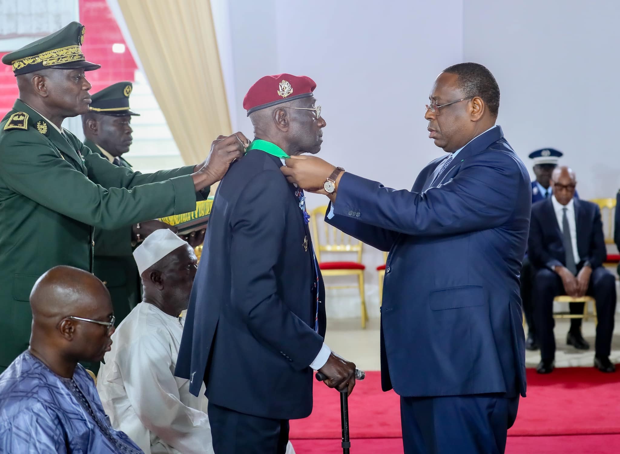 Palais : Le Président Macky Sall honore trois anciens combattants (Photos)