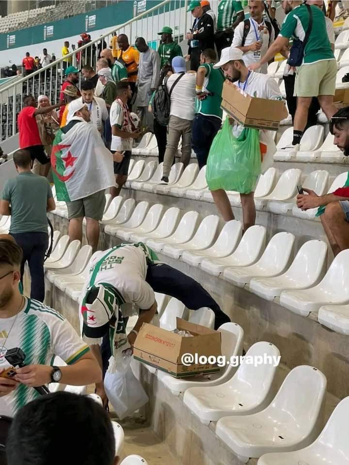 Bel exemple de fair-play : les fans algériens nettoient un stade en Côte d’Ivoire