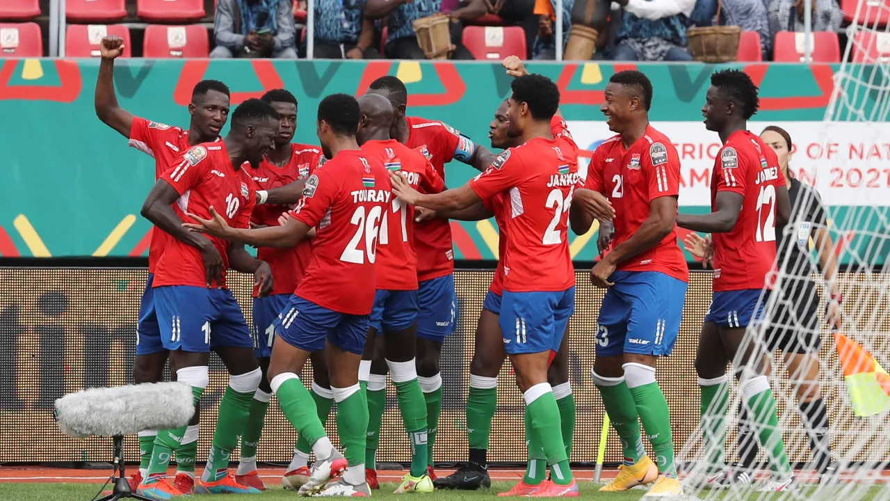Début timide pour les champions au classement FIFA face aux Scorpions