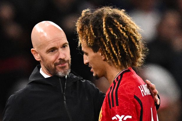 Erik Ten Hag retient Hannibal Mejbri à Manchester malgré les blessures