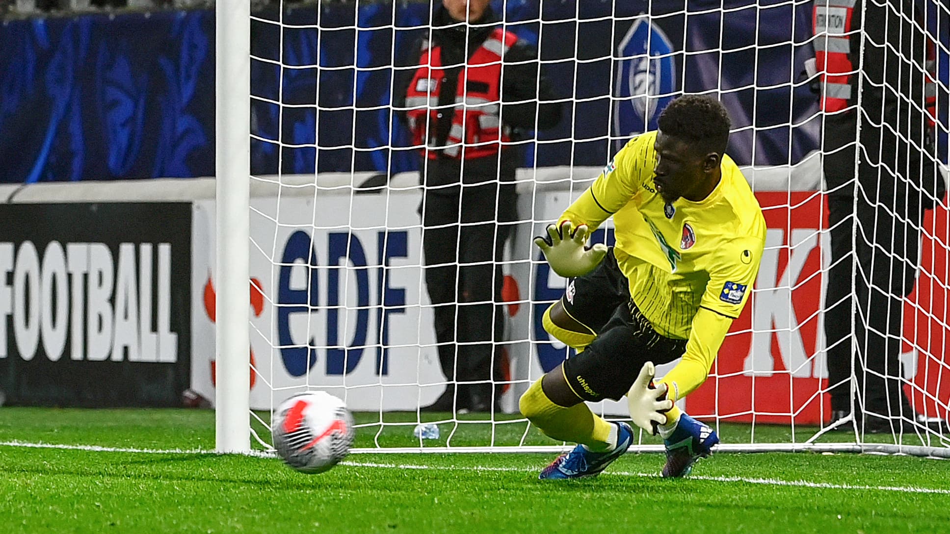 Performance majestueuse de Massamba Ndiaye, Clermont avance en Coupe de France