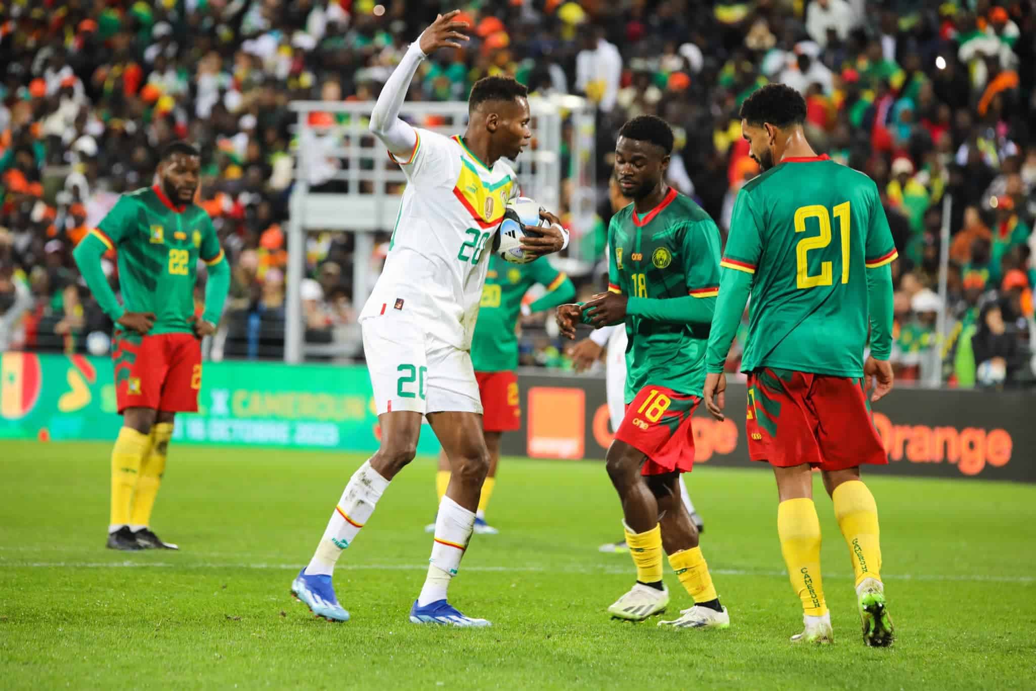 Rigobert Song parie sur un onze audacieux du Cameroun face au Sénégal