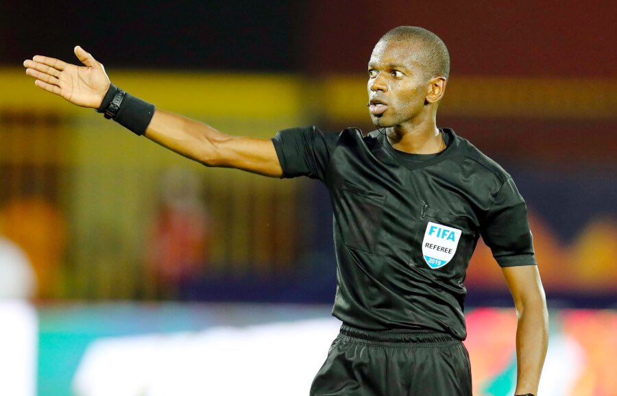 CAN 2023 : L’arbitre sénégalais Issa Sy désigné pour le match Algérie-Angola