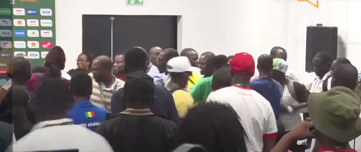 Can 2023: Grosse bagarre entre journalistes Sénégalais et Guinéens. Regardez !