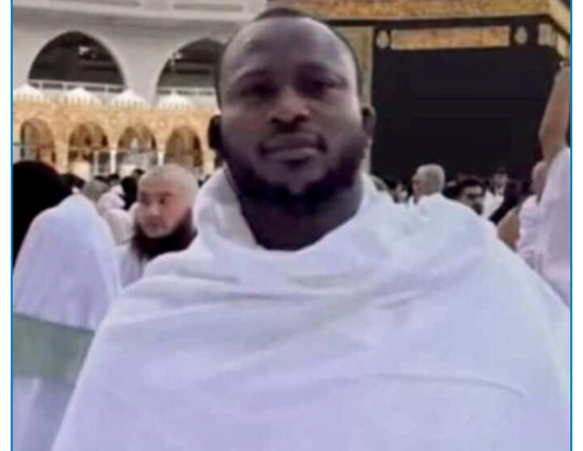 En Ihram, Modou Lo affiche toute sa fierté après avoir effectué son Oumra (Photo)