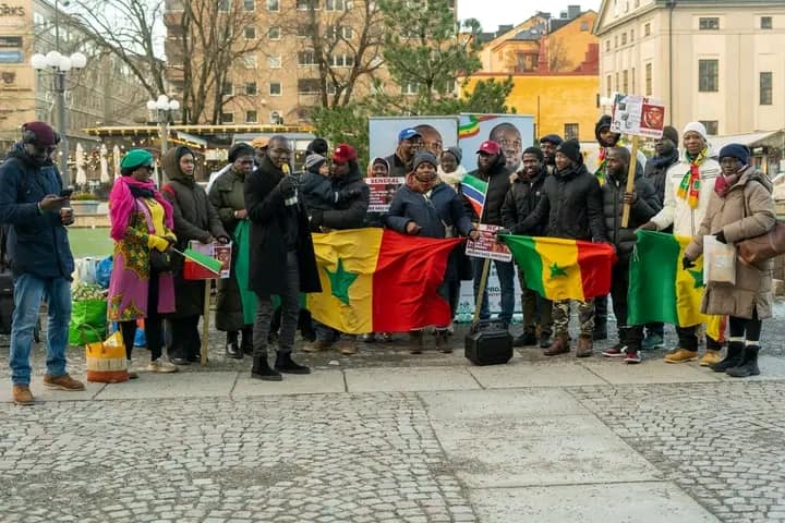 Manifestation à Stockholm (Suède) : Des Sénégalais dénoncent le report de l’élection présidentielle (Photos)
