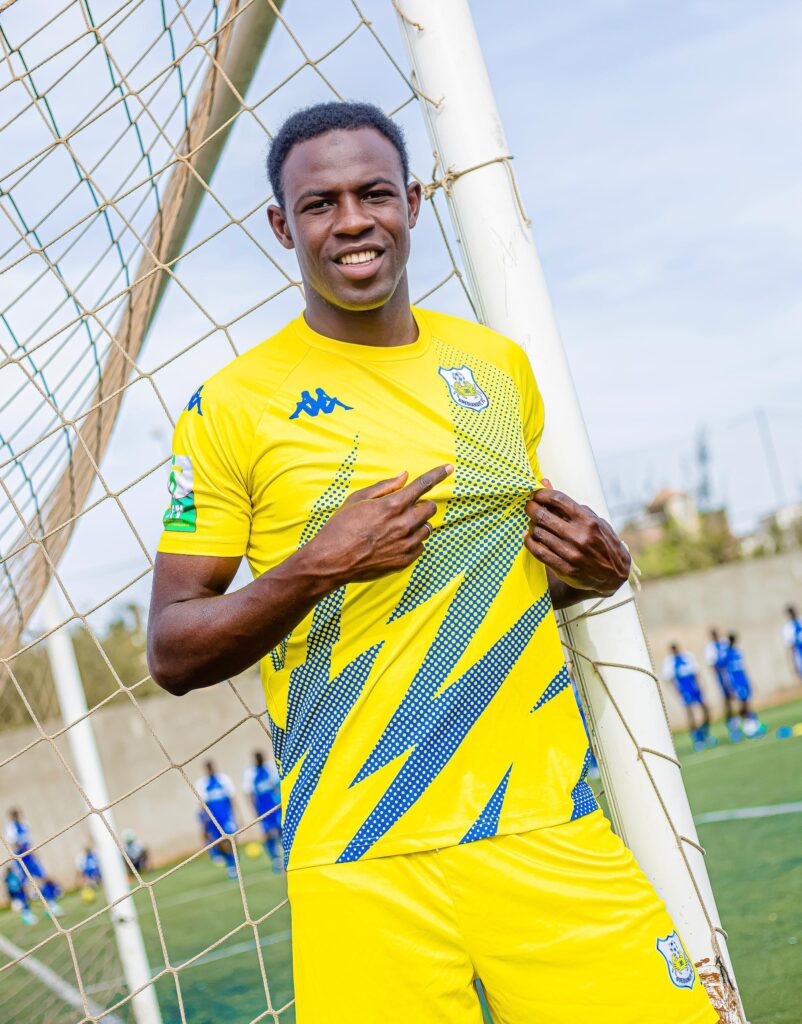 Ligue 1 Ousmane Fall Signe Un Contrat Avec Le Gu diawaye Football Ligue 1 Ousmane Fall Signe Un Contrat Avec Le Gu diawaye Football