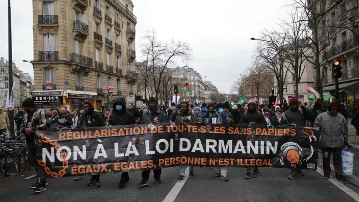 Manifestations à Paris contre la loi immigration jugée xénophobe