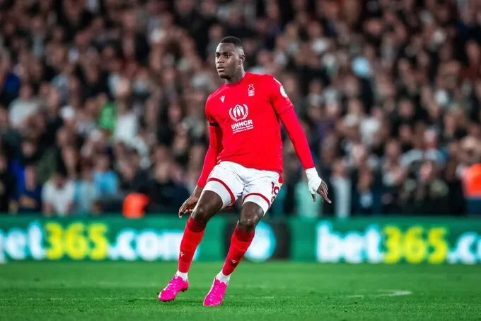 Niakhaté décisif aux tirs au but, Nottingham Forest avance en FA Cup