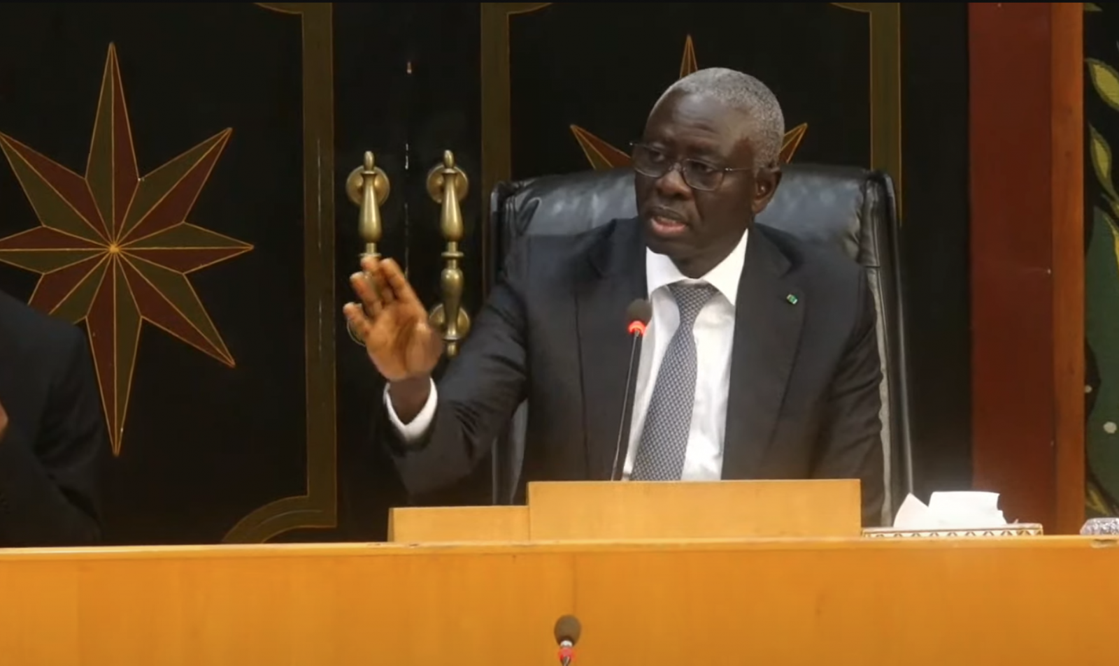 Session extraordinaire à l’Assemblée : Amadou  Mame Diop prend acte et convoque les députés…