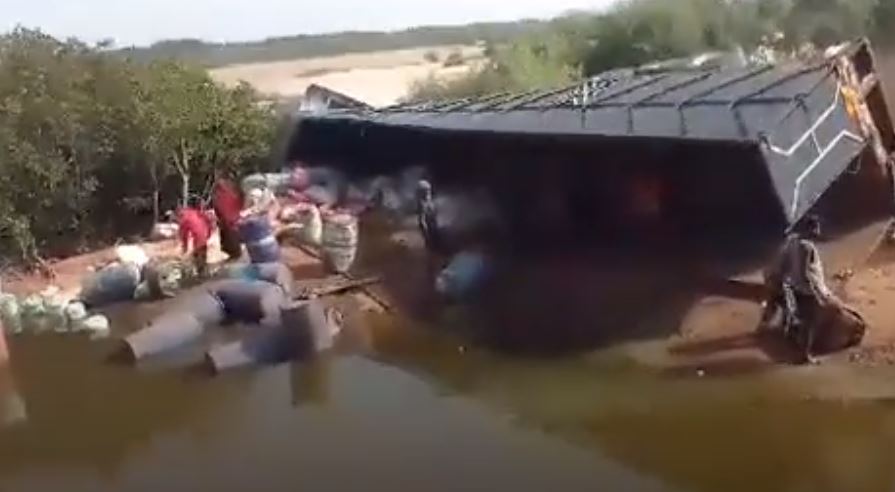 Pont de Niaguis-Ziguinchor : dérapage spectaculaire d’un camion (vidéo)