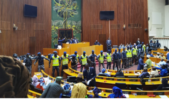 « Ces gendarmes dans l’hémicycle bousculent des députés », Colère de MLD Tekki