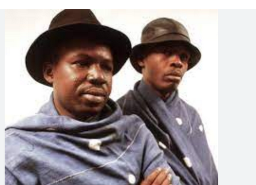 Connaissance avec Pape et Cheikh, des amis proches…