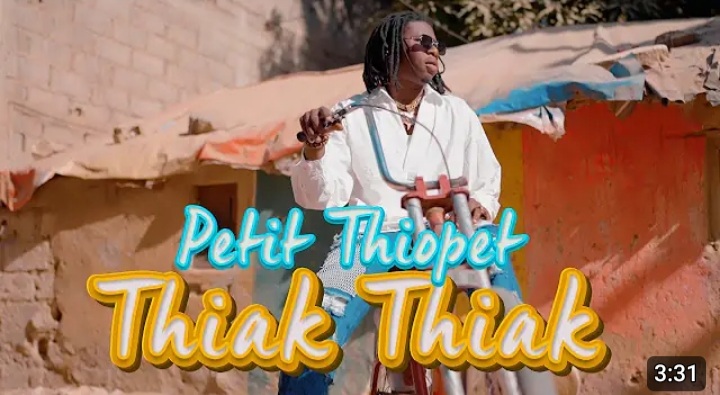 » Thiak Thiak, » le nouveau clip du chanteur Petit Thiopet (vidéo)