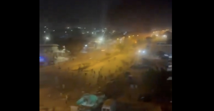Images rares à Touba et à Mbacké : une foule manifeste sa colère contre le report de la présidentielle