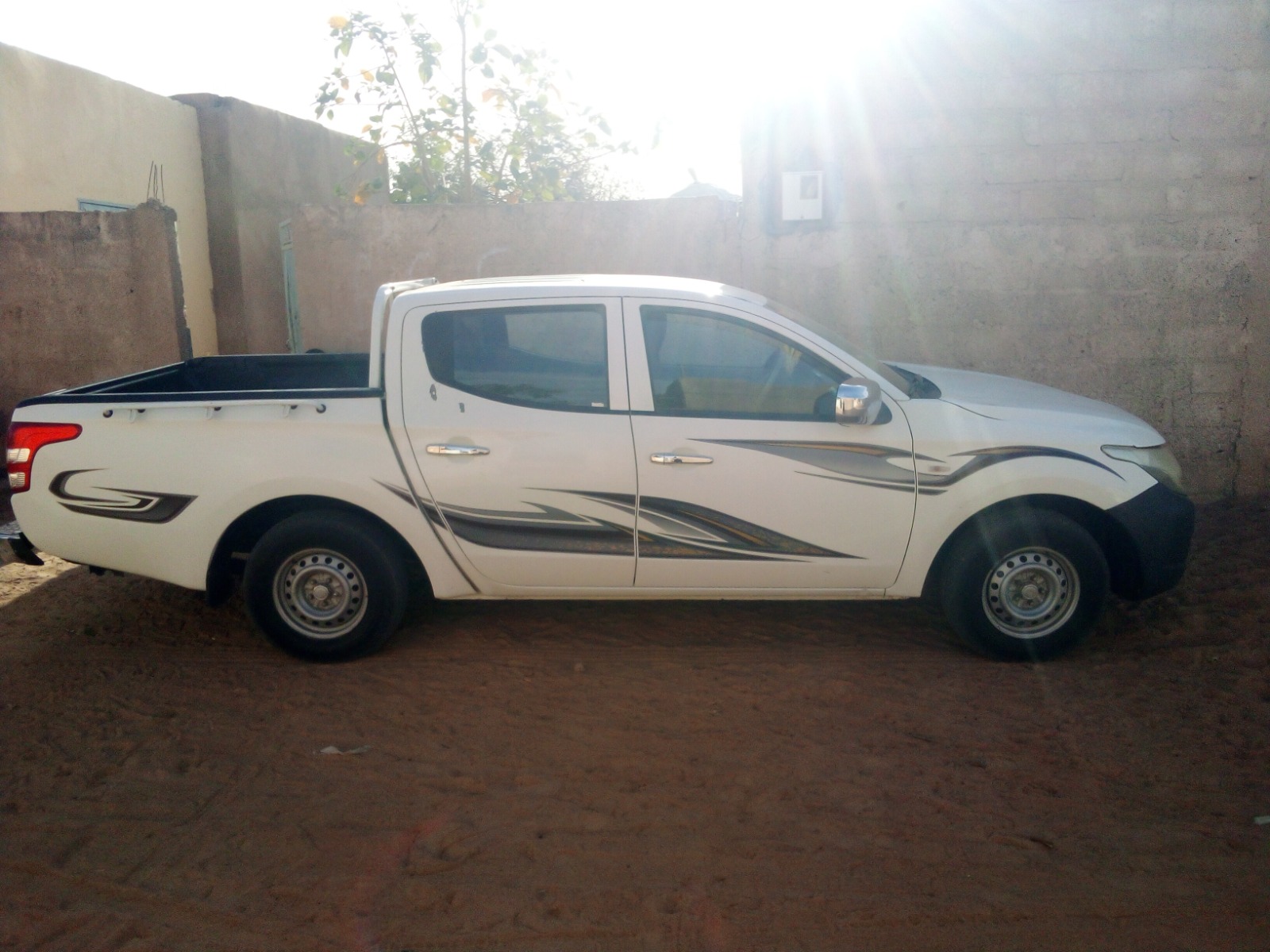 Linguère : Une voiture 4/4 de type Mitsubishi volée