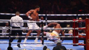 Boxe : Les images du kO infligé par Joshua à Ngannou…