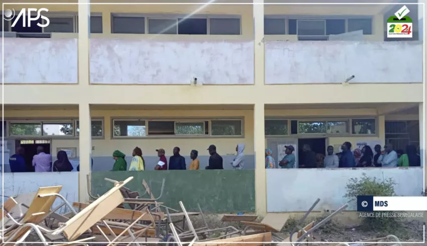 Élection présidentielle au Sénégal: vote serein et présence féminine remarquée