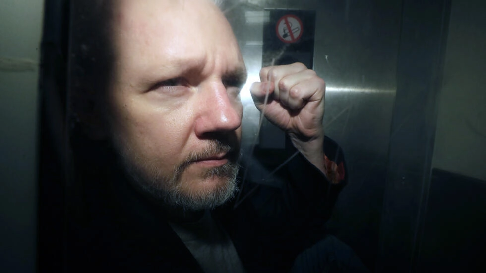 Julian Assange autorisé à contester son extradition aux États-Unis par la justice britannique