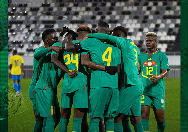 Le Sénégal domine le Gabon 3-0 avec un but splendide de Mikayil Faye